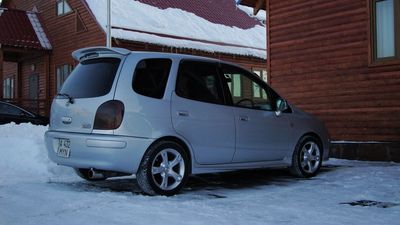 Автостекла Toyota Corolla Spacio c установкой в Москве